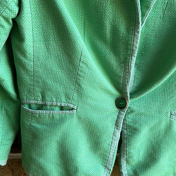 The Limited Vibrant Green Blazer - Picture 4 of 7